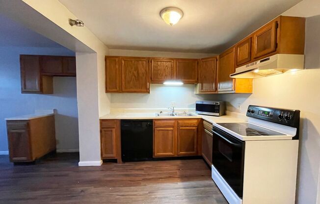 2 beds, 1 bath, 449 sqft, $825