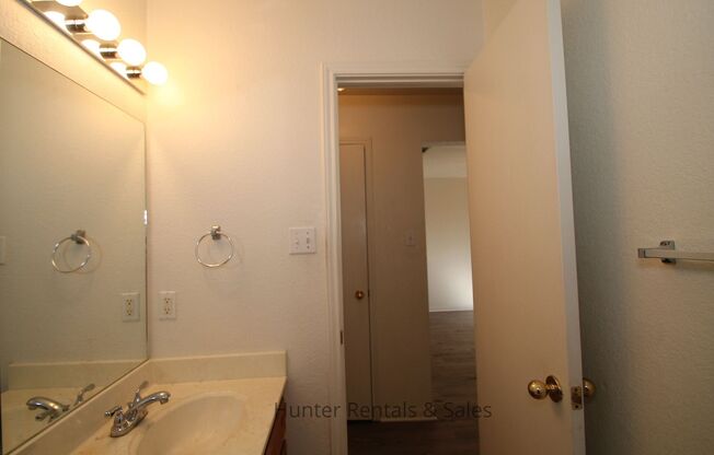 2 beds, 2 baths, $1,025, Unit Unit A