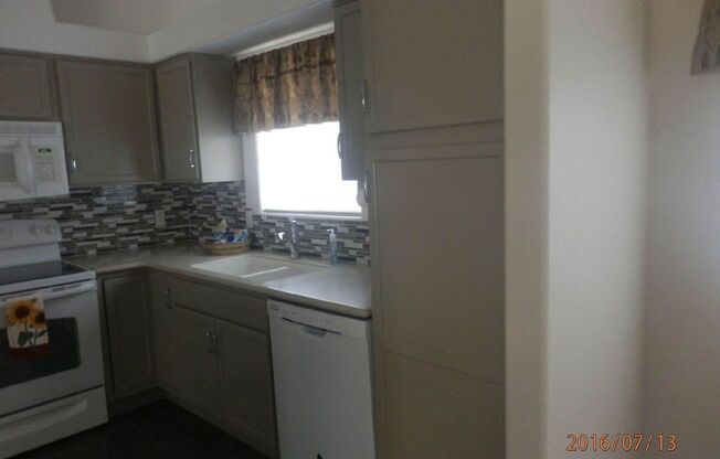 3 beds, 2 baths, $1,700