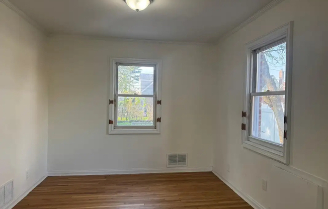 152 EMILY AVE