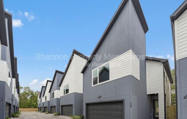 24 BUCAN ST