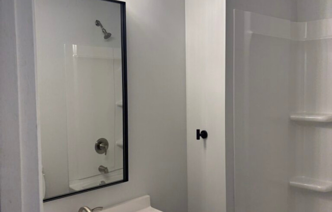2 beds, 1.5 baths, 1,050 sqft, $1,349, Unit 39