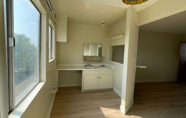 Studio, 1 bath, $1,695, Unit Unit 22