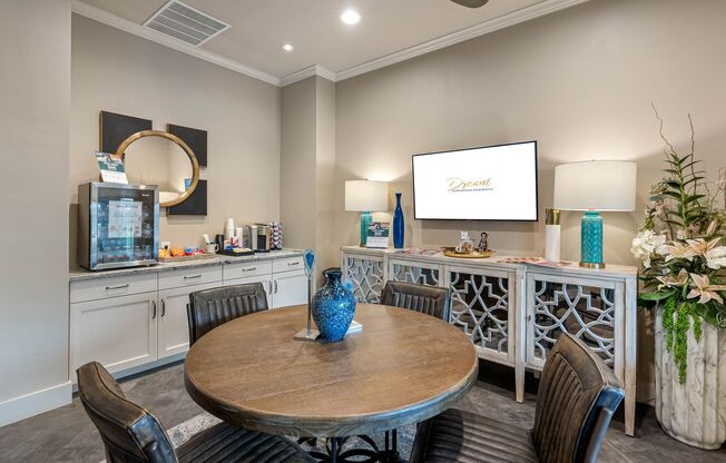 1 bed, 1 bath, 618 sqft, $1,429, Unit 3398-104