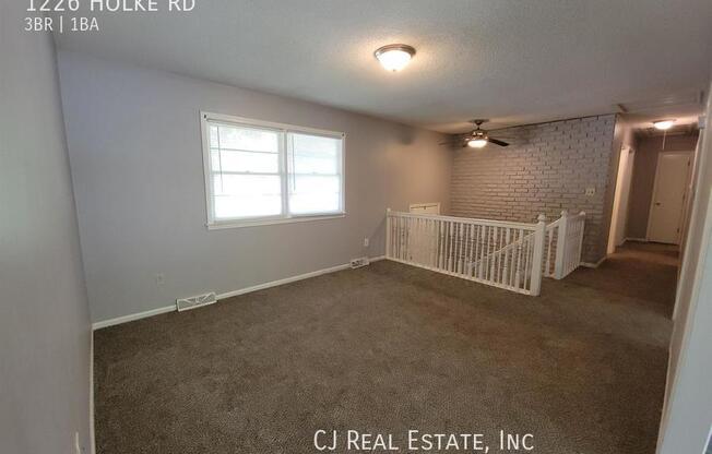 1226 HOLKE RD