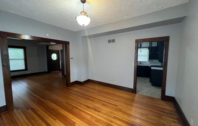 3 beds, 1 bath, $1,590