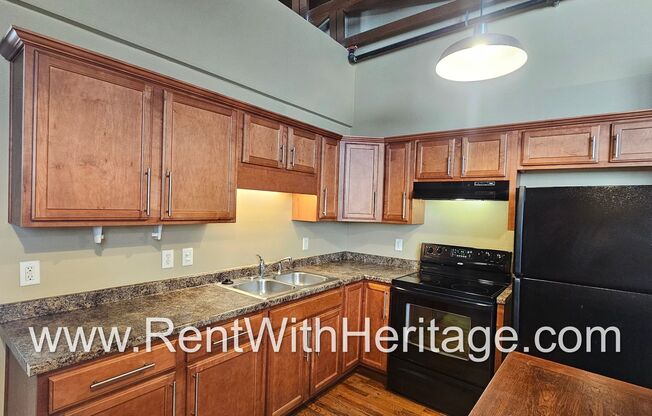 WOW!!.....GORGEOUS LOFT APARTMENT!!!!....DOWNTOWN VILLA RICA