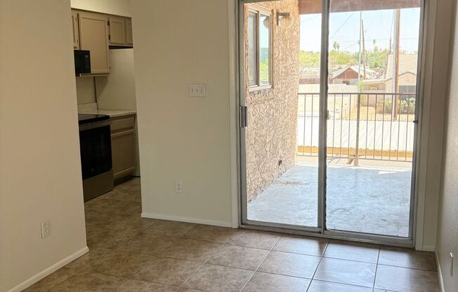 **GREAT 2 BEDROOM/2 BATHROOM/GATED CONDO IN MESA (MAIN ST & DOBSON RD)**