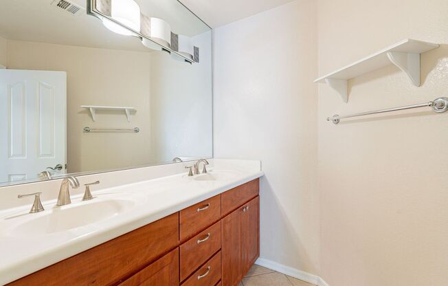1 bed, 1 bath, $1,600, Unit #337