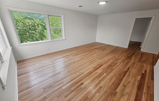 3 beds, 2 baths, $3,295, Unit 502