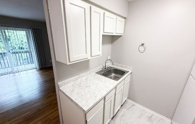 2 beds, 1 bath, 650 sqft, $1,195, Unit 3060-302