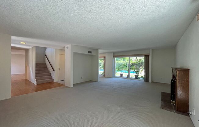 Westlake Village 4+2.5 w/pool, spa, green belt + lake access!