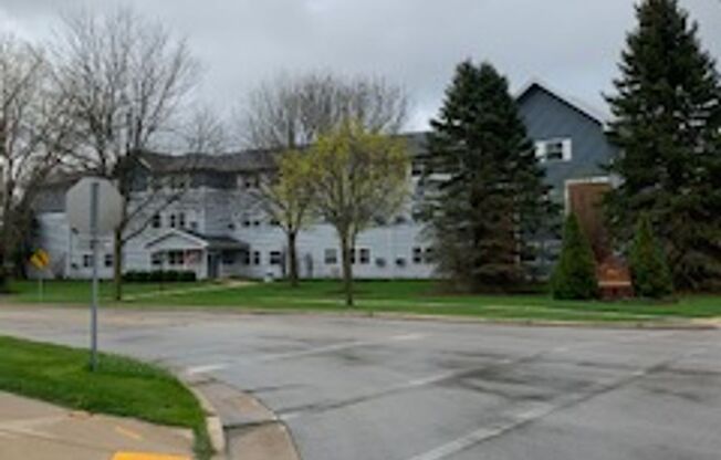 River Oaks Apartments, Hartland WI