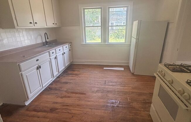 Cleveland East Side 2 bedroom down