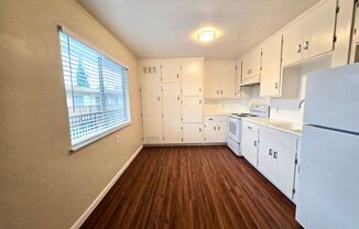 2 beds, 1 bath, 825 sqft, $2,495