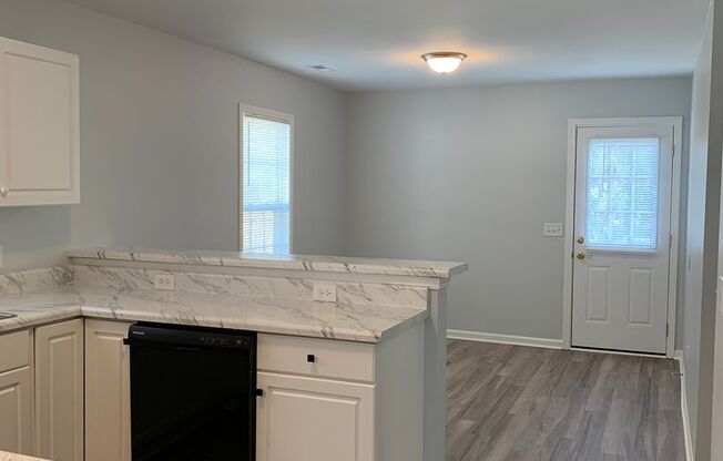 3 Bedroom 2 Bath Renovated House Available Now on Park Avenue