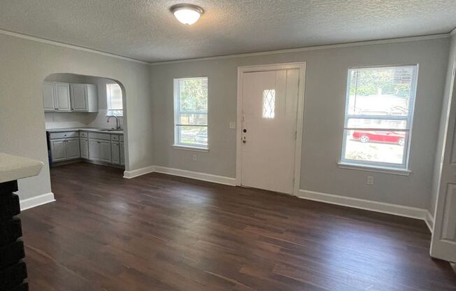 3 beds, 2 baths, $1,299