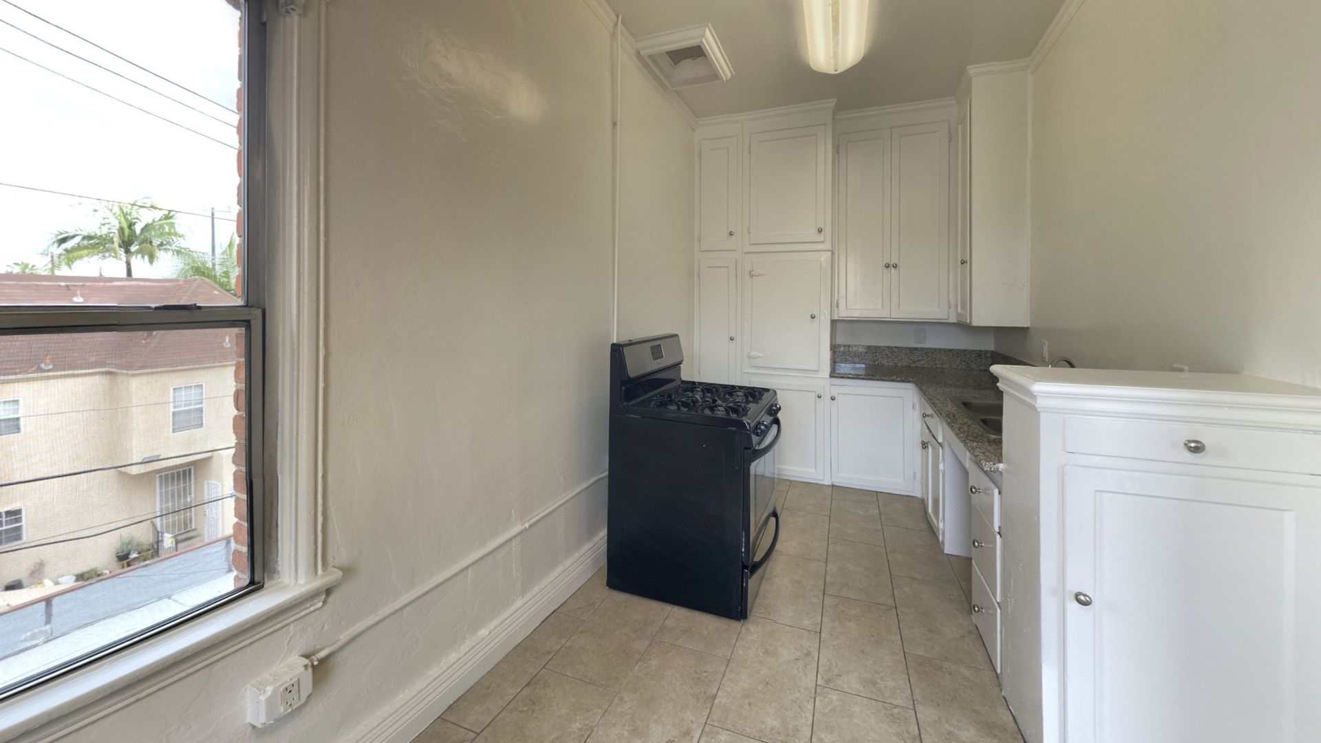 IRO - Irolo Apartments