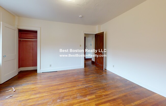 22 W WYOMING AVE