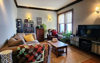 1 bedroom in North Center