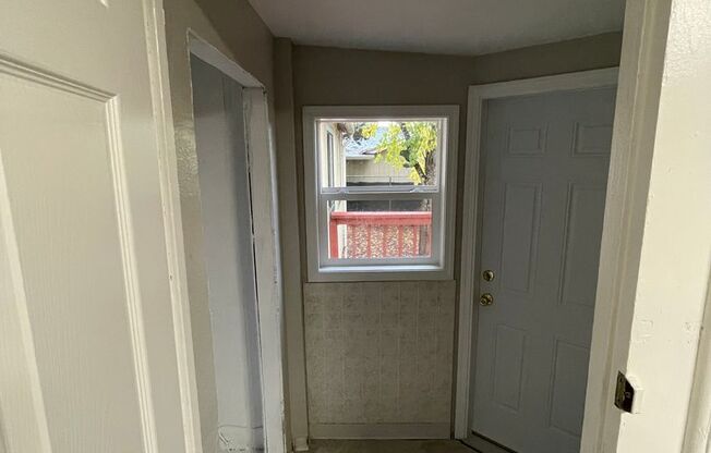 2 beds, 1 bath, $1,650