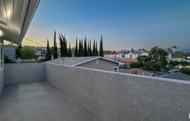 2749 GRIFFITH PARK BLVD