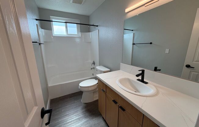 2 beds, 1 bath, 865 sqft, $2,610, Unit 340-21