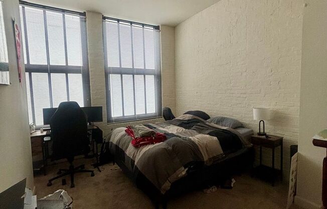 2 beds, 2 baths, 900 sqft, $2,299, Unit 318