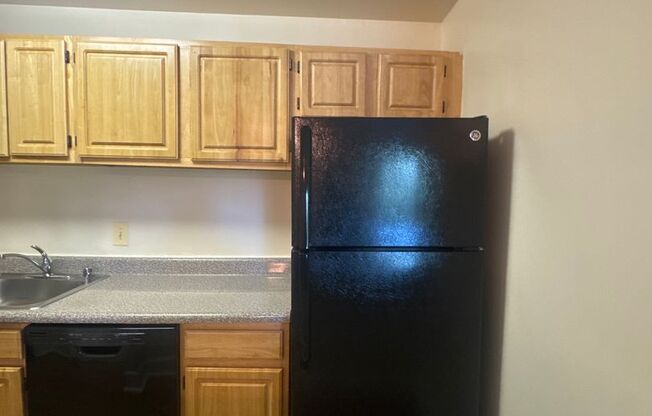 3 beds, 2 baths, 1,300 sqft, $2,300, Unit 3412 #203
