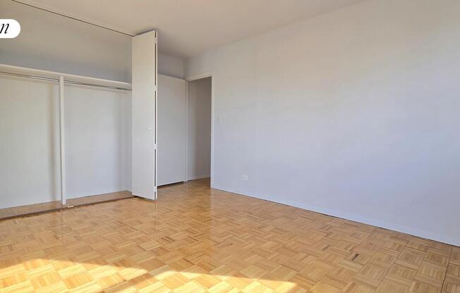 2 beds, 1 bath, $7,300, Unit 23F