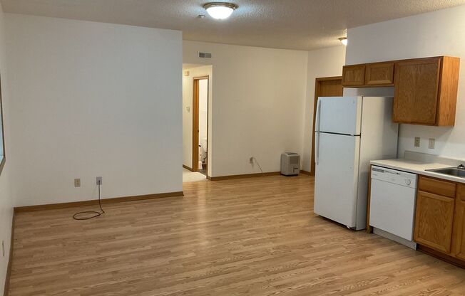 3 beds, 1.5 baths, 900 sqft, $1,700, Unit Unit 3