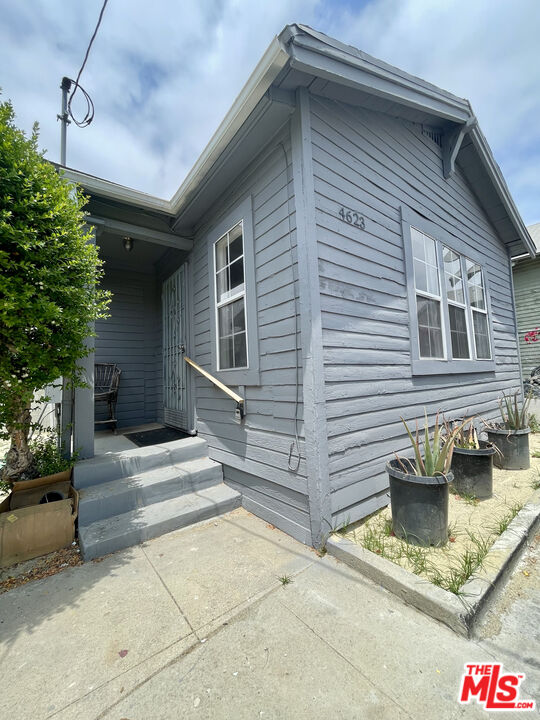 4623 WESLEY AVE