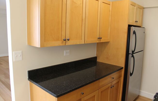 2 beds, 1 bath, 742 sqft, $3,595, Unit 221