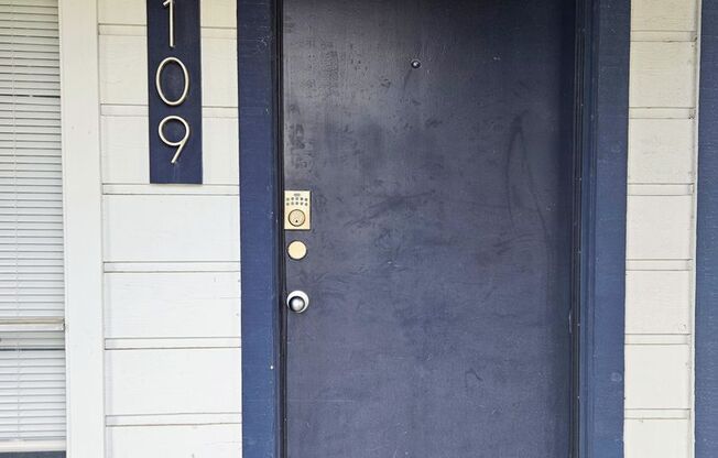 1 bed, 1 bath, 420 sqft, $1,350, Unit 110