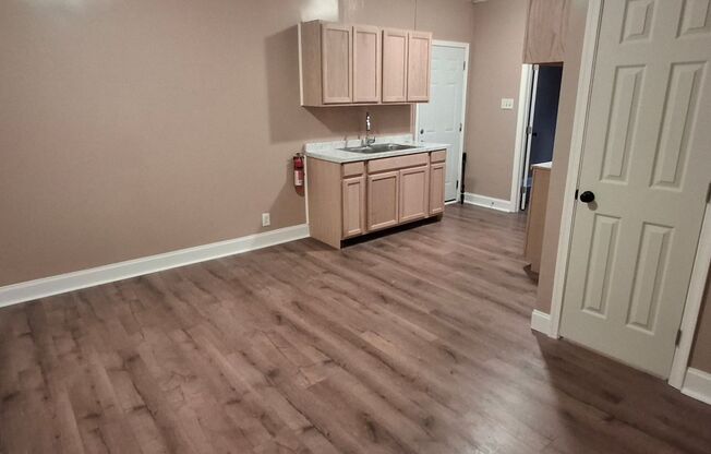 1 bed, 1 bath, $800, Unit Unit 1