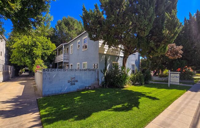 1610 Grismer Ave