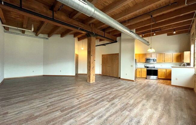 3 beds, 2 baths, 1,360 sqft, $2,650, Unit 108