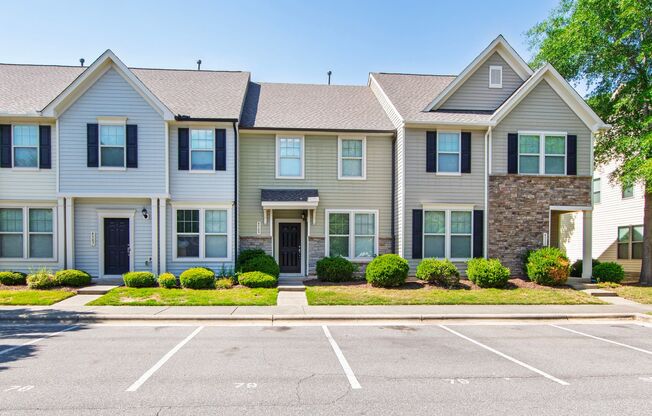 Charming & Freshly Updated 3BR Townhome in Shearon Farms!