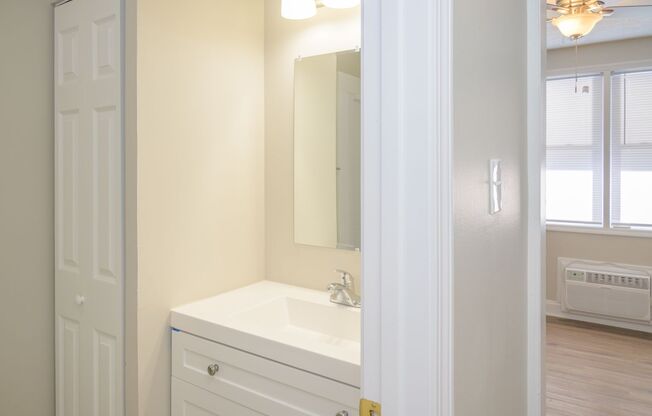1 bed, 1 bath, 416 sqft, $995