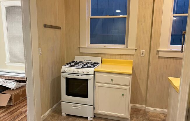 1 bed, 1 bath, $2,500, Unit #1