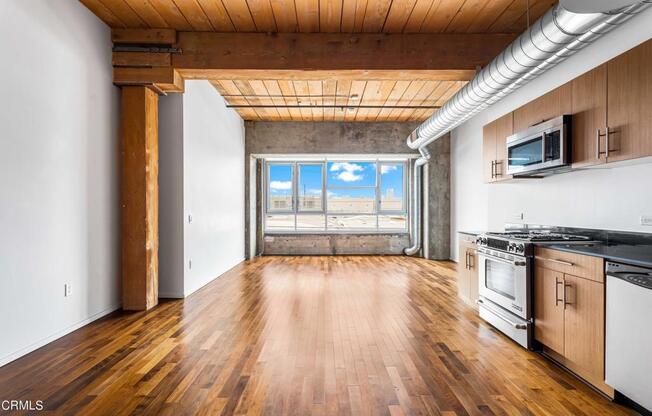 1 bed, 1 bath, 950 sqft, $3,600, Unit 325