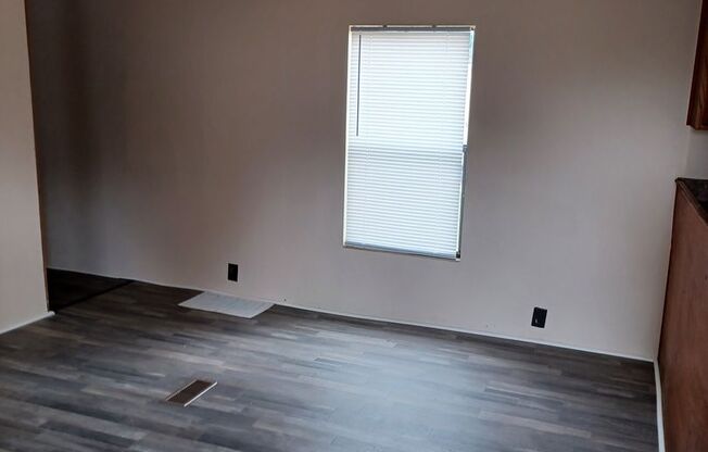 2 beds, 1 bath, $750, Unit Lot 7