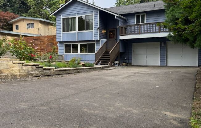 Quiet, N.Seattle neighborhood - duplex