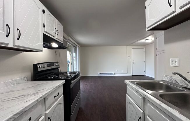 1 bed, 1 bath, $825, Unit Apt. 2