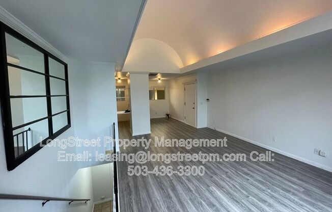 851 SW BROADWAY DR