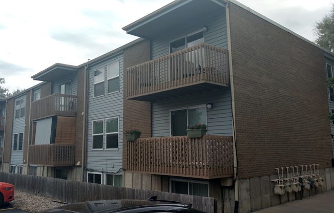 QUAINT 2 Bed 1 Bath Apartment in Louisville-Available August 5th
