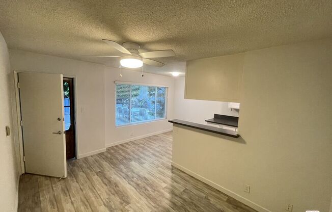 25 NAVY ST