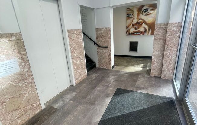 2 beds, 1.5 baths, 850 sqft, $1,995, Unit 605