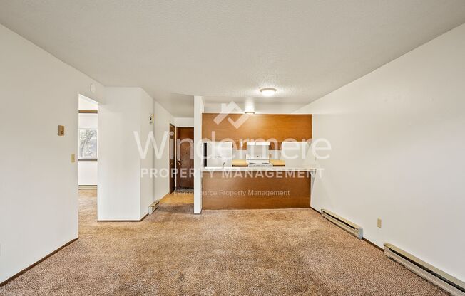 2 beds, 1 bath, 714 sqft, $1,050, Unit 04