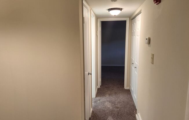 1 bed, 1 bath, 832 sqft, $940